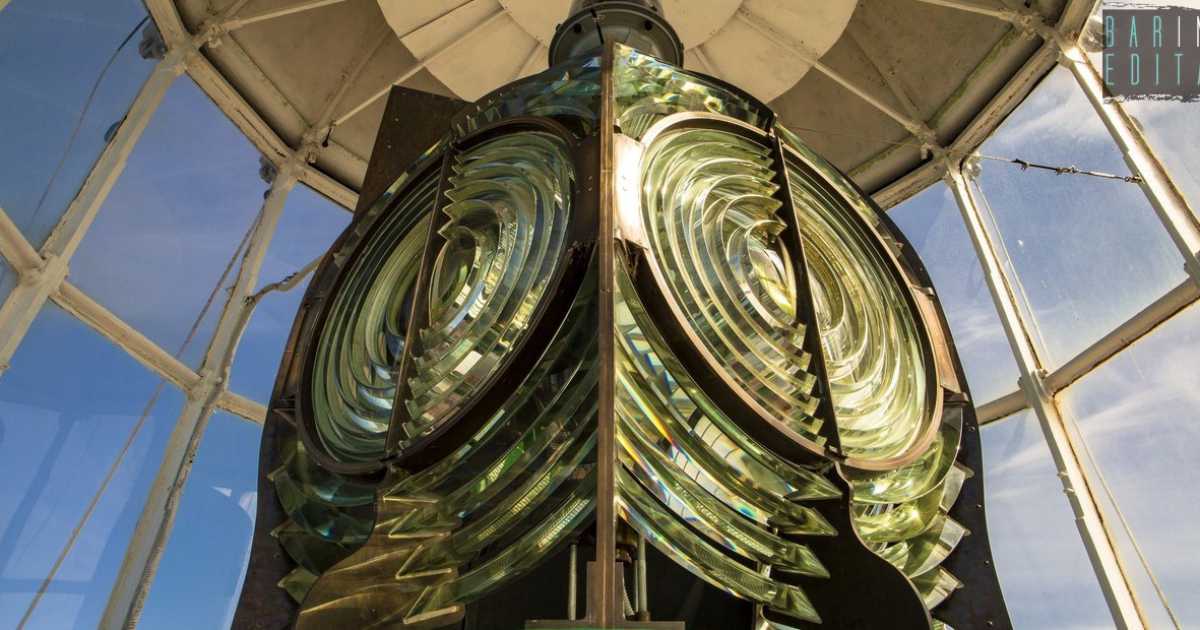Antiche lanterne e meravigliosi panorami: visita al Faro di Bari, il "guardiano del mare"